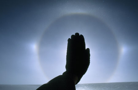 hand and halo